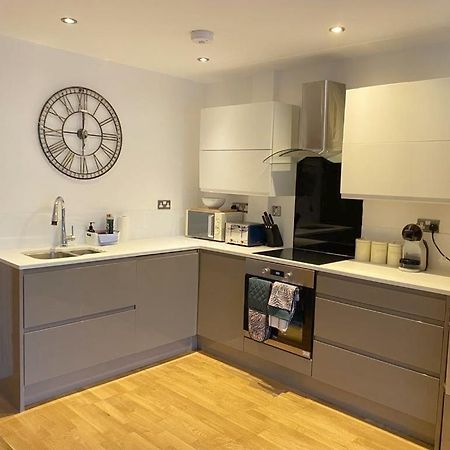 Bevendean Beach Hut - Modern 5 Bedroom House, With Parking Hove Buitenkant foto