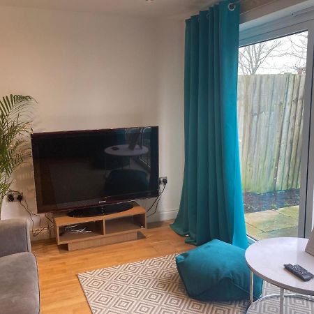 Bevendean Beach Hut - Modern 5 Bedroom House, With Parking Hove Buitenkant foto