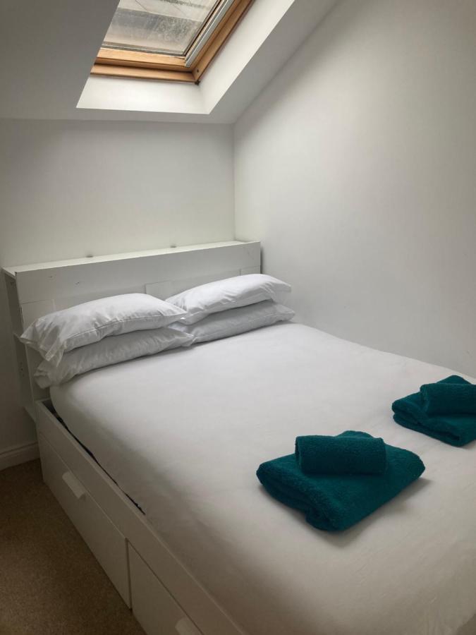 Bevendean Beach Hut - Modern 5 Bedroom House, With Parking Hove Buitenkant foto