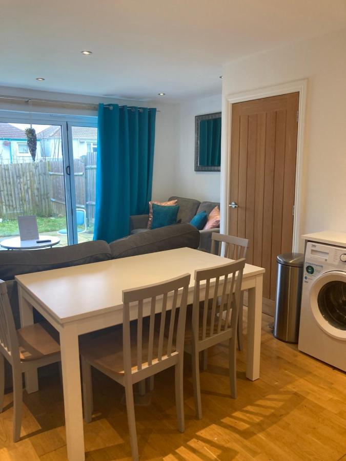 Bevendean Beach Hut - Modern 5 Bedroom House, With Parking Hove Buitenkant foto