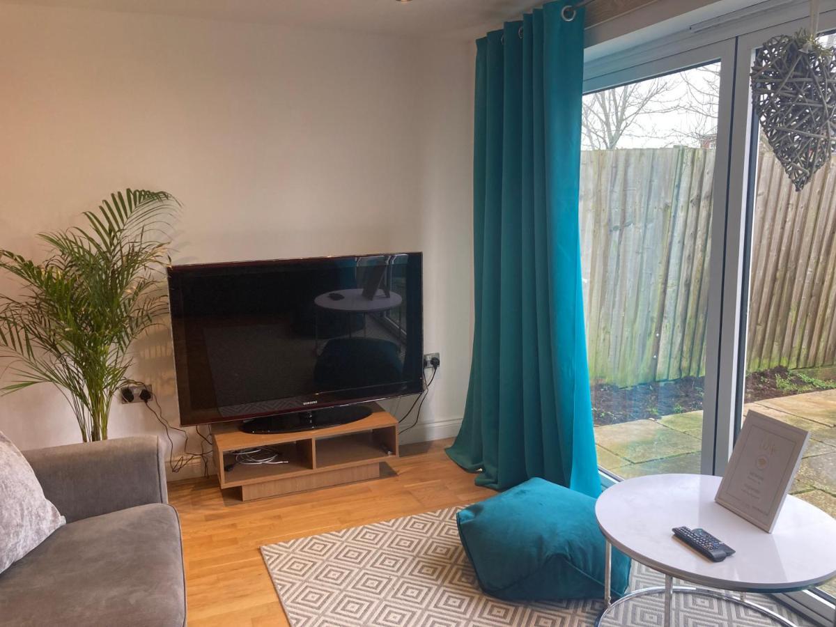 Bevendean Beach Hut - Modern 5 Bedroom House, With Parking Hove Buitenkant foto